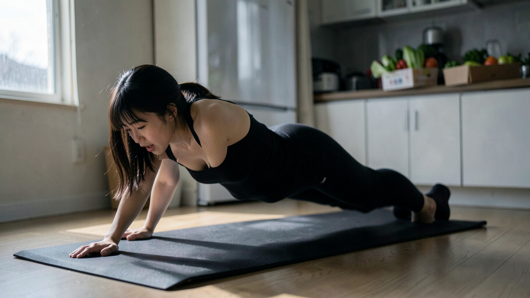 消防士考案「腕立て体幹トレーニング」が話題に、宅トレで一回もできない人が続出する理由